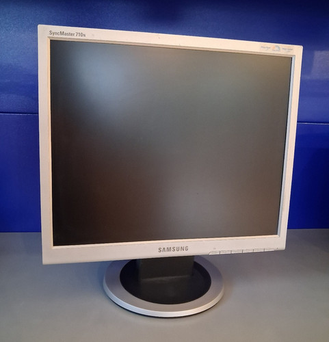 Monitor 3 samsung - 4:3,