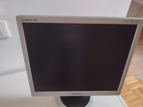 Samsung syncmaster 710n - samsung,